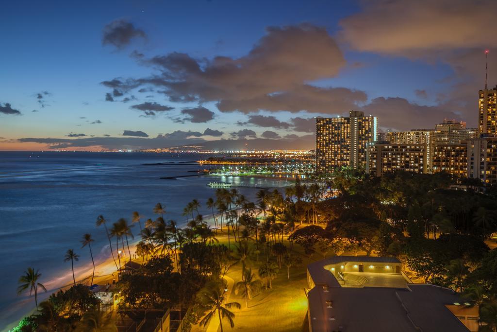 Castle Waikiki Shore Honolulu Bagian luar foto